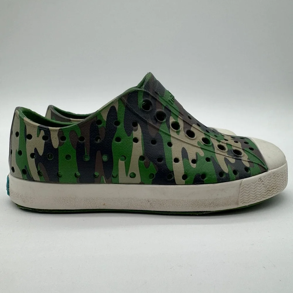 Native Jefferson Kids Camo Slip On Shoes Green Camouflage EVA Sneakers C8